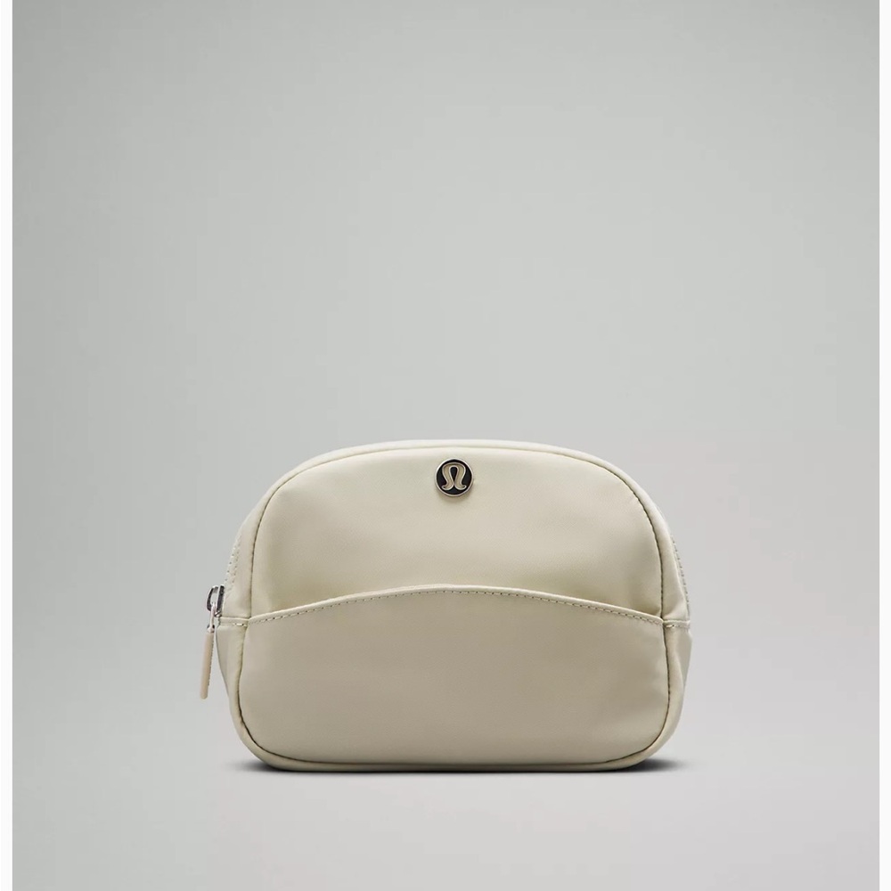 Lululemon City Essentials Pouch Mini